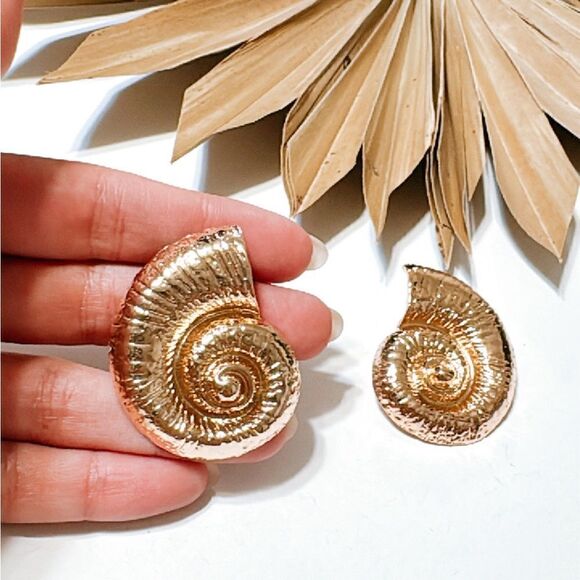 Seashell stud earrings M354 - Picture 5 of 5